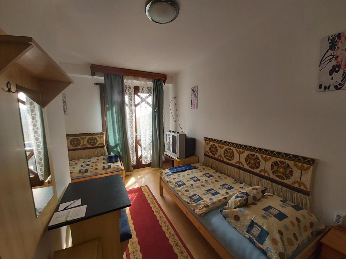 Valcsics Villa Panzió Pécs Esterno foto